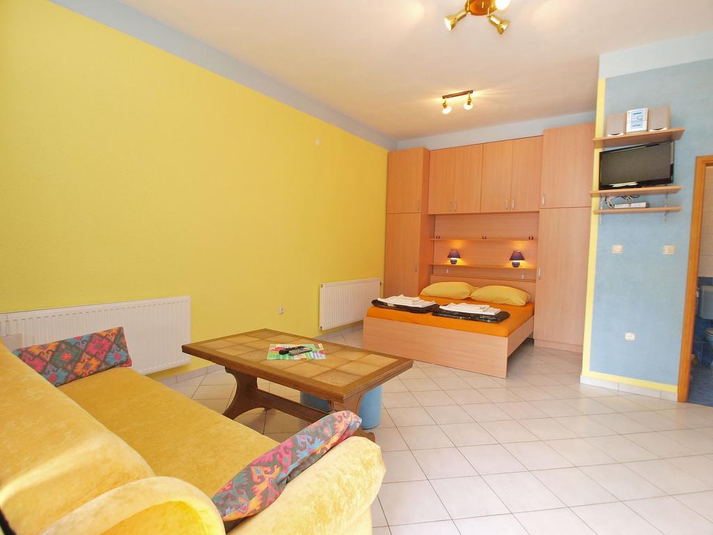 Apartments Denis 19 Fažana Buitenkant foto