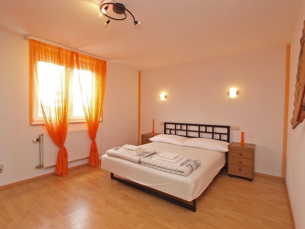 Apartments Denis 19 Fažana Buitenkant foto