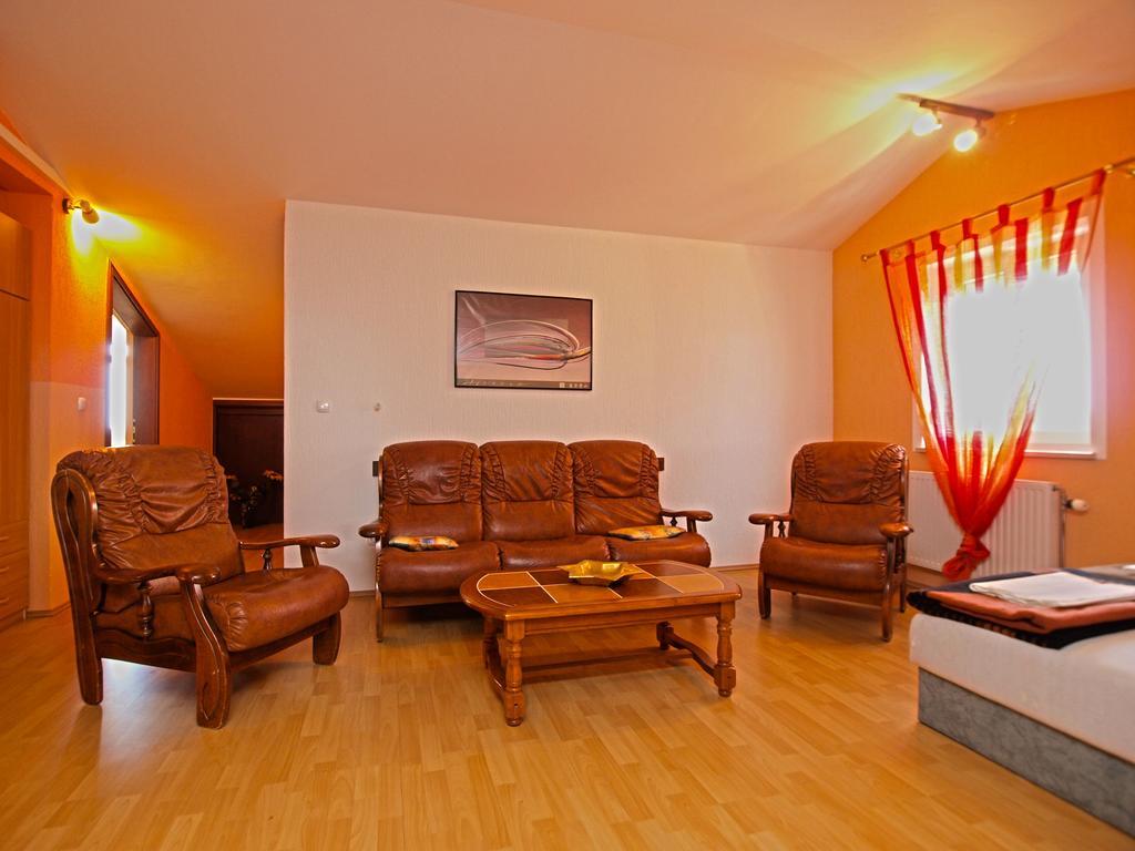 Apartments Denis 19 Fažana Buitenkant foto