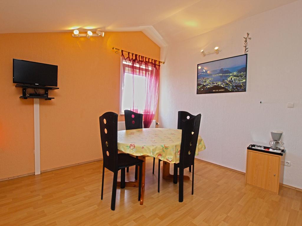 Apartments Denis 19 Fažana Buitenkant foto