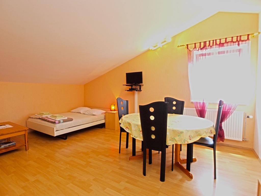 Apartments Denis 19 Fažana Buitenkant foto